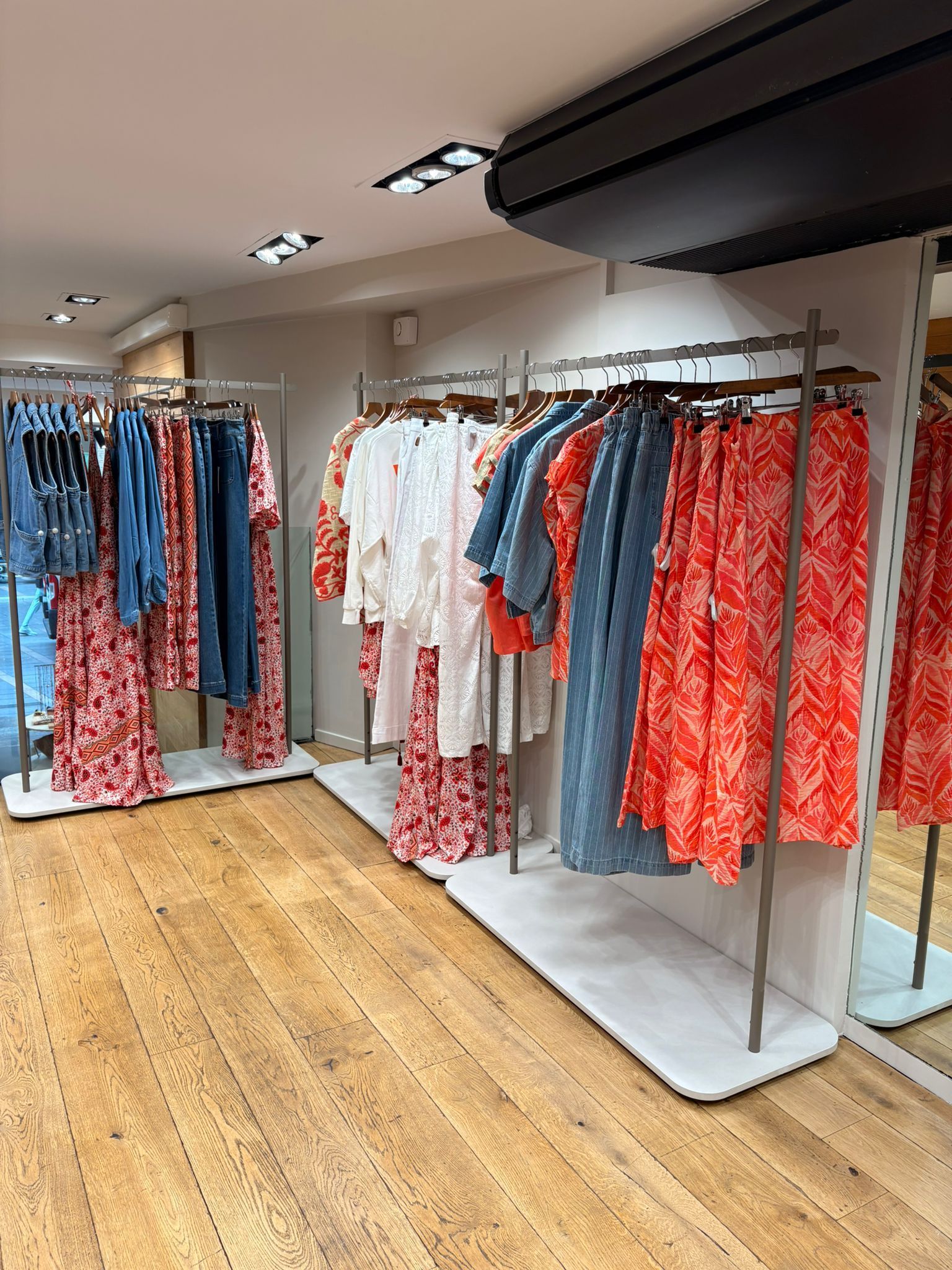 Agencement de la boutique MODI IN